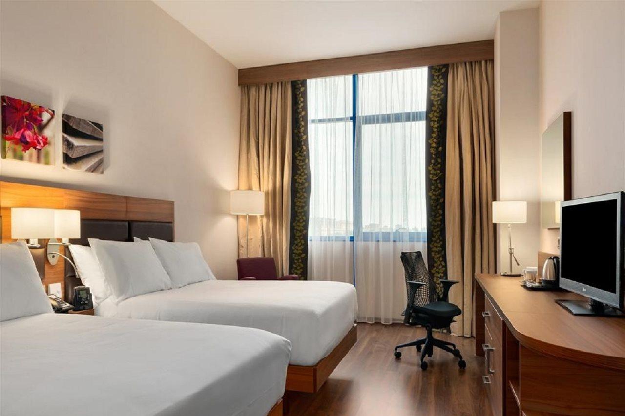 Hilton Garden Inn Sevilla Sevilha Exterior foto