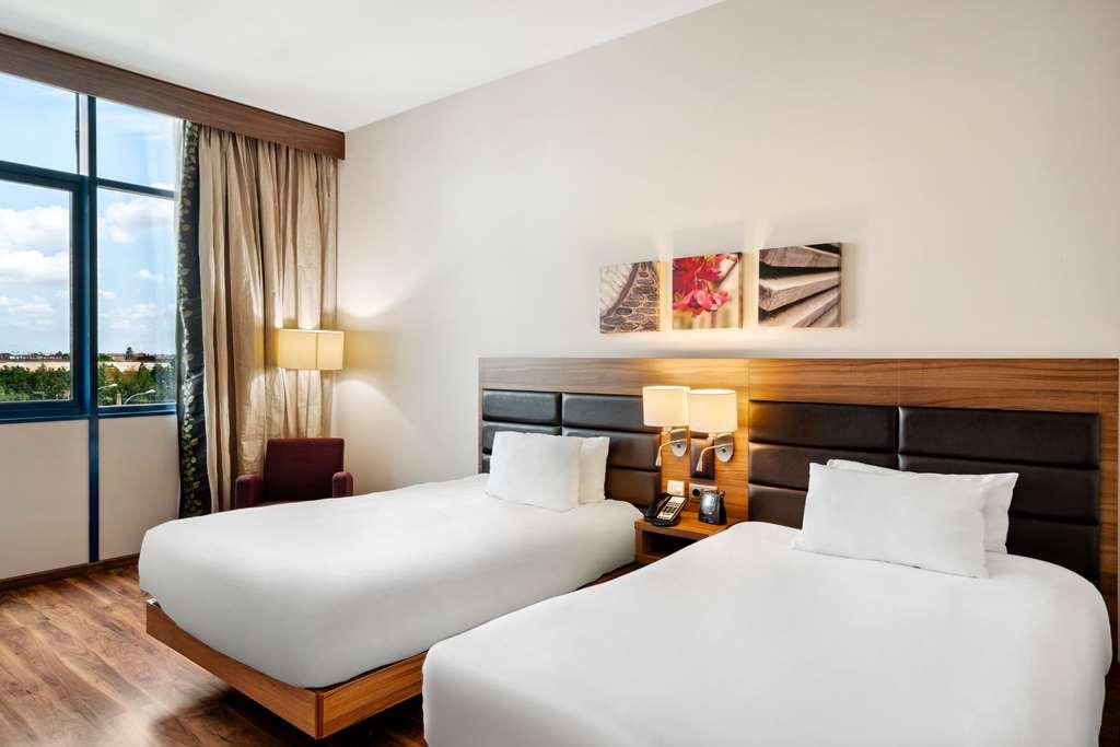 Hilton Garden Inn Sevilla Sevilha Quarto foto